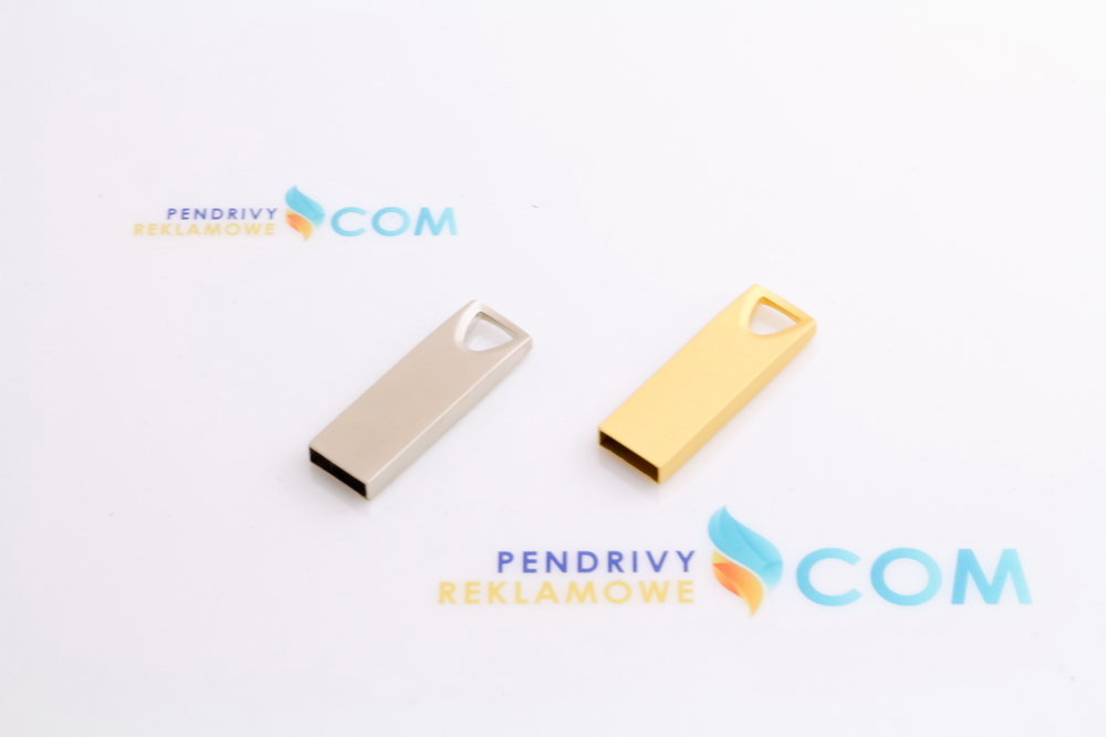 USB w złotym kolorze
