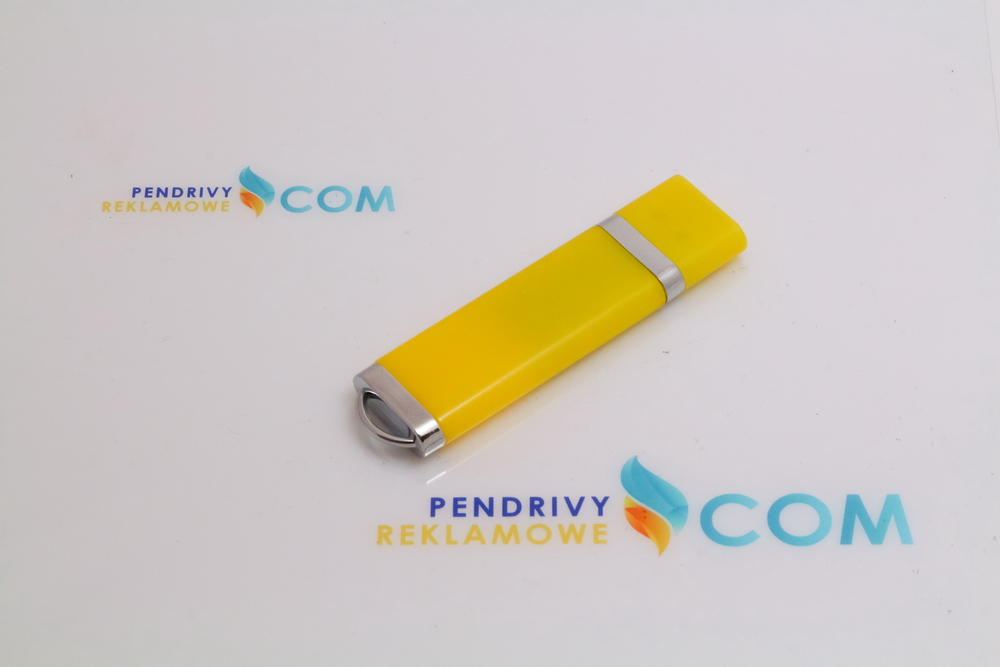 Zielony pendrive z nadrukiem