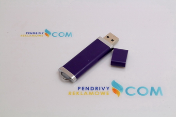 Fioletowy pendrive z logo